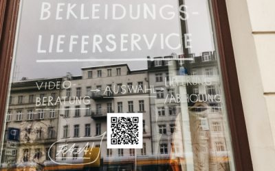 UNSER PUSSY-LIEFERDIENST GEHT AN DEN START. LET’S DRESS!